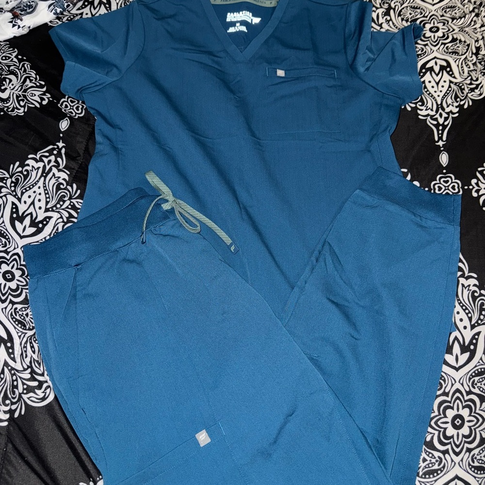 Fabletics teal Scrub Set